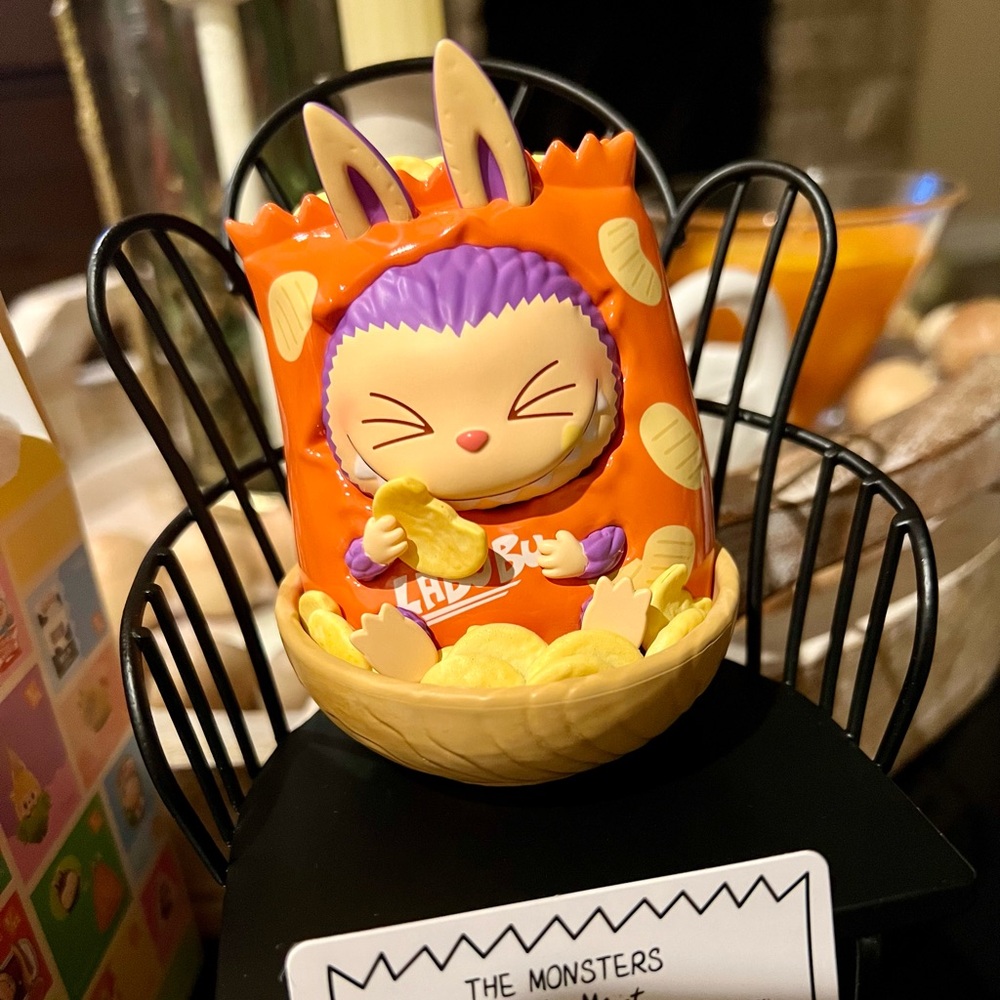 Pop mart The monsters wacky Mart Chips figurine